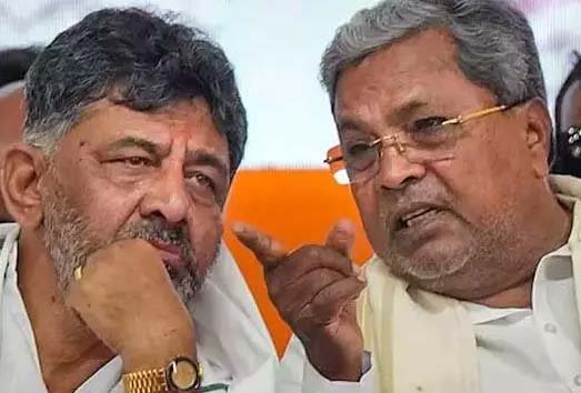 டி.கே.சிவக்குமார் வீட்டில் இன்று காலை  உணவு சாப்பிட செல்லும் சித்தராமையா